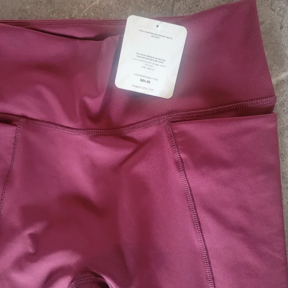 Fabletics Motion365+ Contour High-Waisted Legging in Black Shine - Picture 3 of 3
